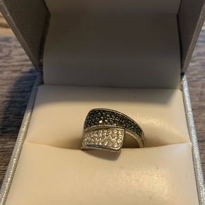 Fashion ring